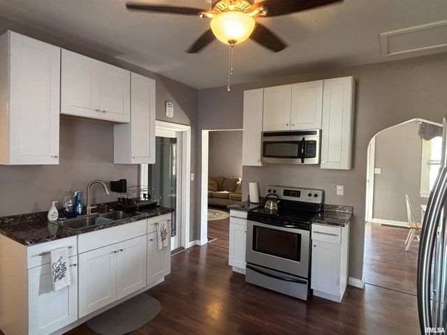 1205 HENRIETTA Street, Pekin, IL 61554