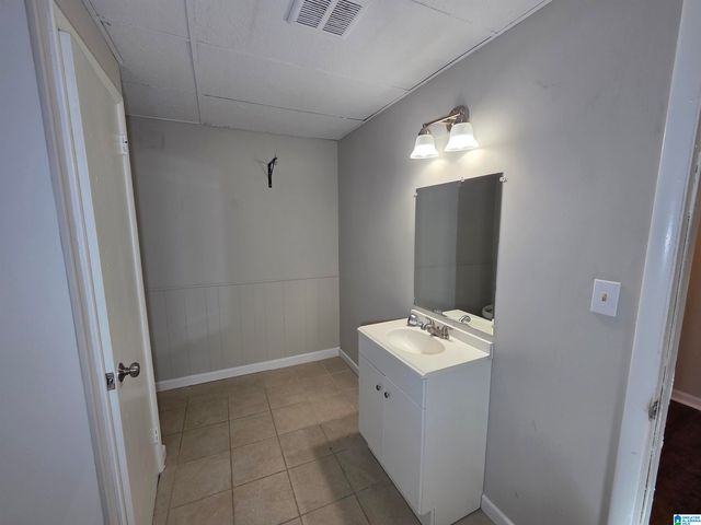 1406 12TH AVENUE N, Bessemer, AL 35020