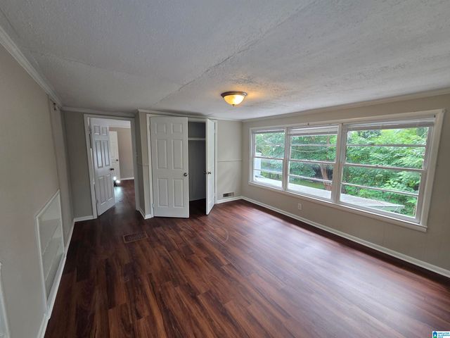 1406 12TH AVENUE N, Bessemer, AL 35020