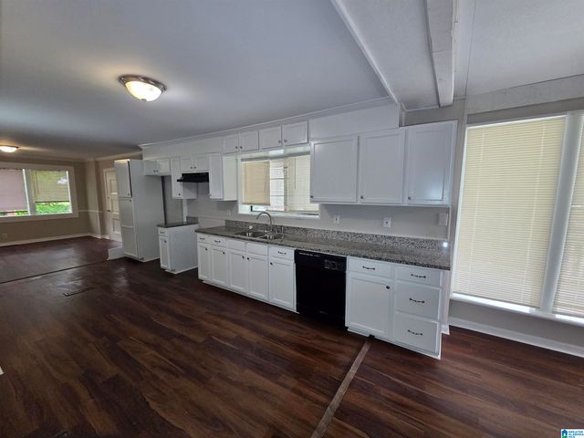 1406 12TH AVENUE N, Bessemer, AL 35020