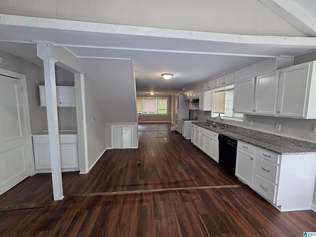 1406 12TH AVENUE N, Bessemer, AL 35020