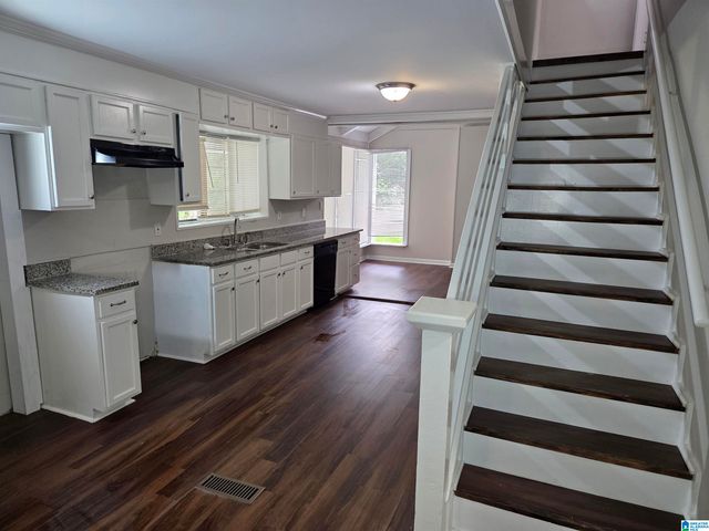 1406 12TH AVENUE N, Bessemer, AL 35020