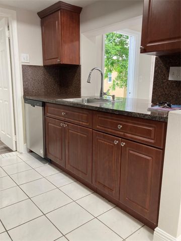 6881 NW 26th Street, Sunrise, FL 33313