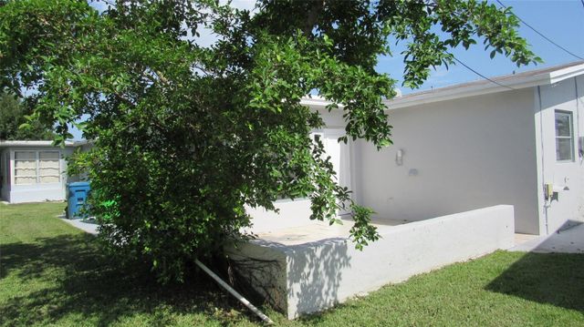 6881 NW 26th Street, Sunrise, FL 33313