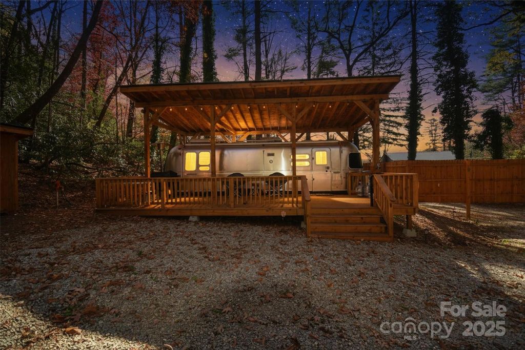 18748 Rosman Highway, Sapphire, NC 28774