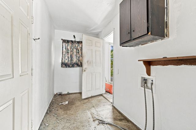 9007 Metz Avenue, Dallas, TX 75232