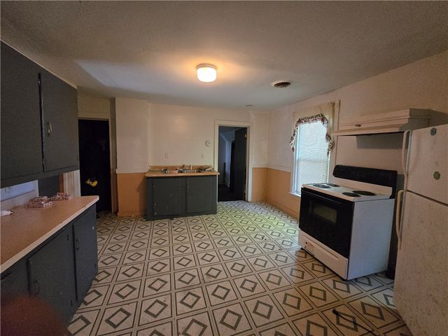 58 Champlain Street, Rochester, NY 14608