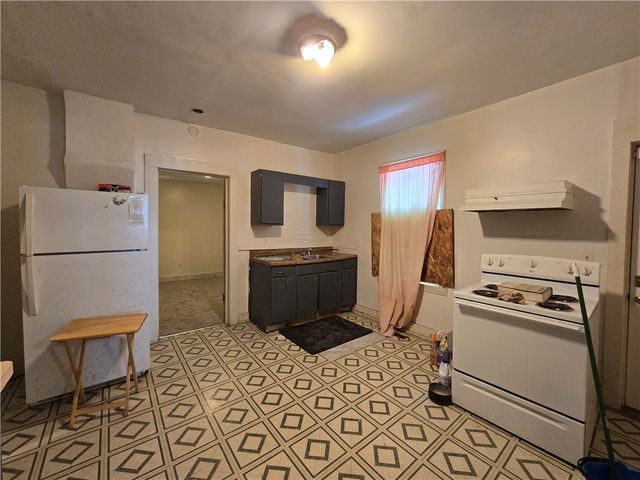 58 Champlain Street, Rochester, NY 14608