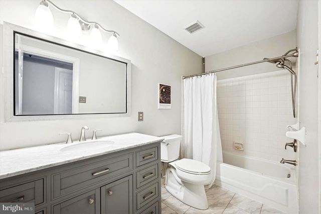 22 COUNTRY RUN, Thornton, PA 19373