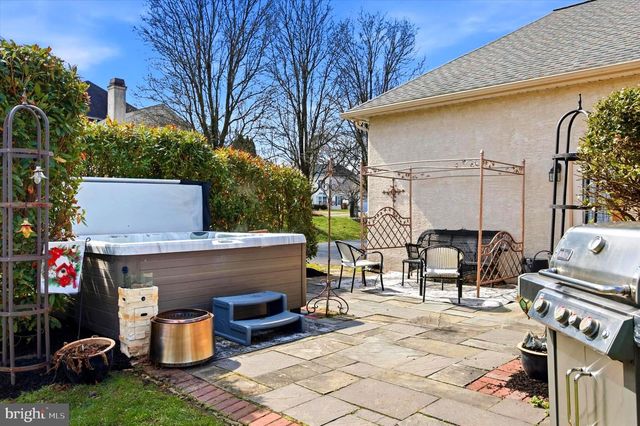 22 COUNTRY RUN, Thornton, PA 19373