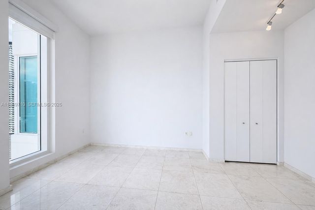 900 Brickell Key Blvd 2505, Miami, FL 33131