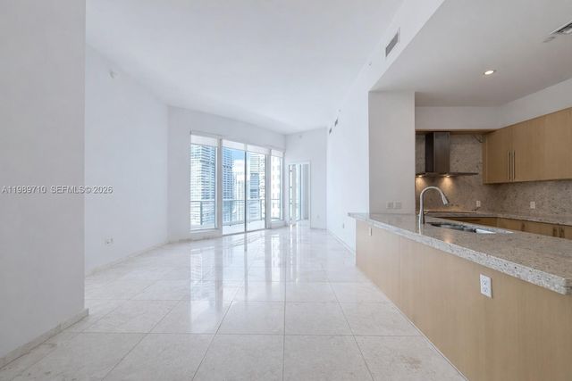 900 Brickell Key Blvd 2505, Miami, FL 33131
