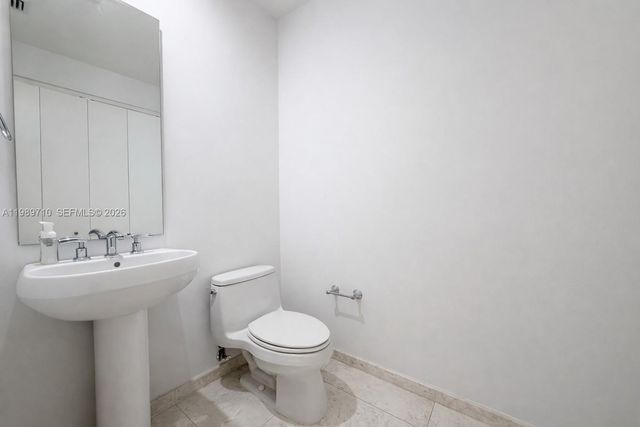 900 Brickell Key Blvd 2505, Miami, FL 33131