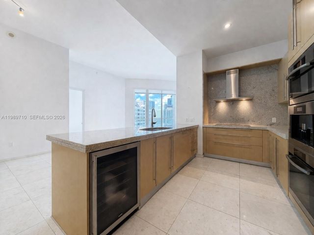 900 Brickell Key Blvd 2505, Miami, FL 33131