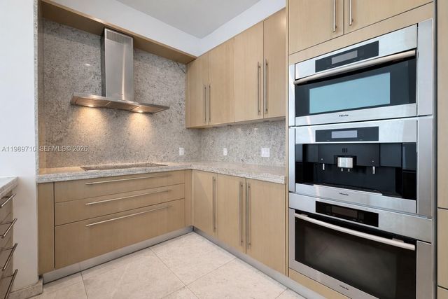 900 Brickell Key Blvd 2505, Miami, FL 33131