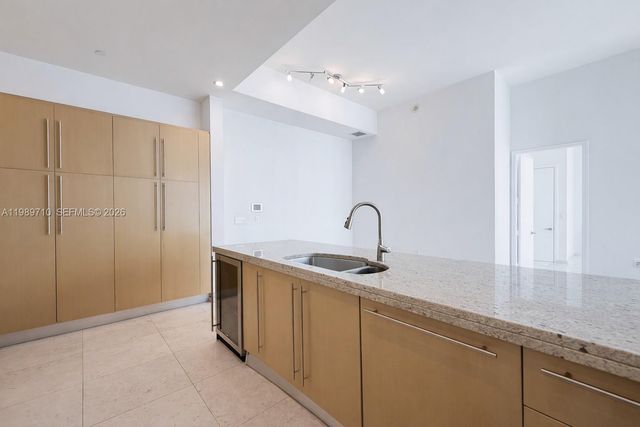 900 Brickell Key Blvd 2505, Miami, FL 33131