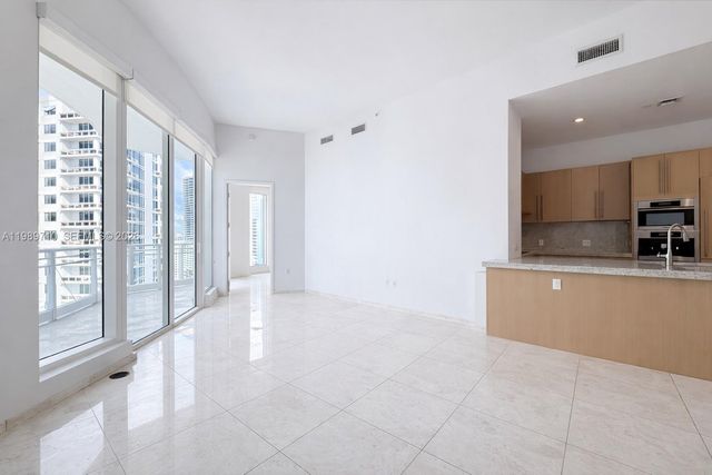 900 Brickell Key Blvd 2505, Miami, FL 33131