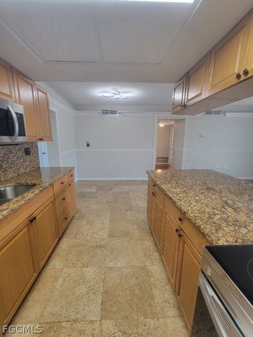 1372 Archer ST 4, Lehigh Acres, FL 33936