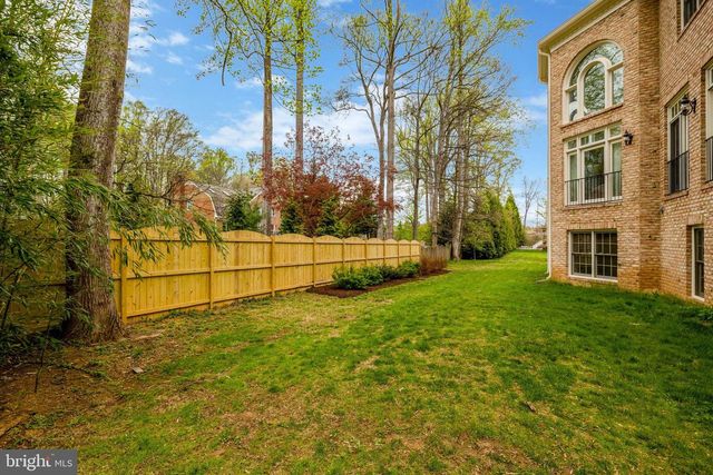 1204 HUNTERS GROVE CT, Mclean, VA 22102