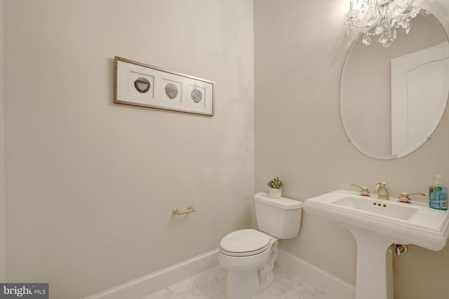 1204 HUNTERS GROVE CT, Mclean, VA 22102