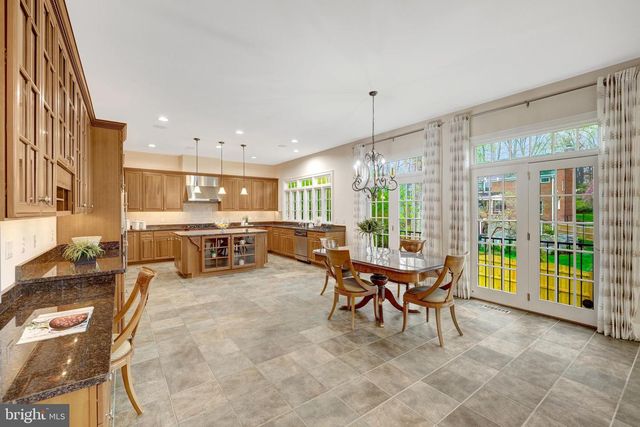1204 HUNTERS GROVE CT, Mclean, VA 22102