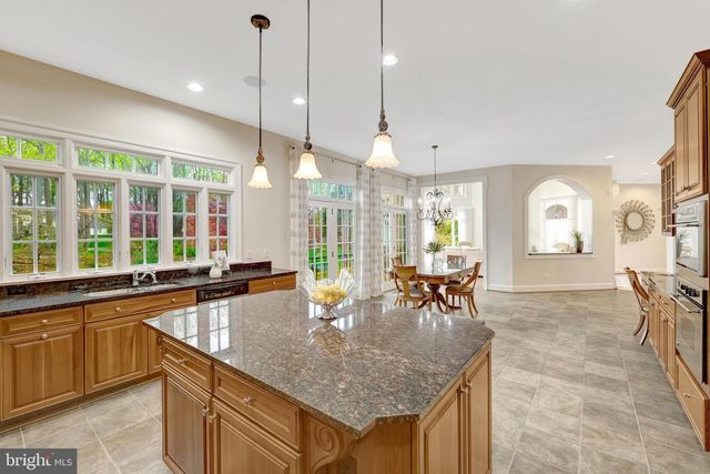 1204 HUNTERS GROVE CT, Mclean, VA 22102