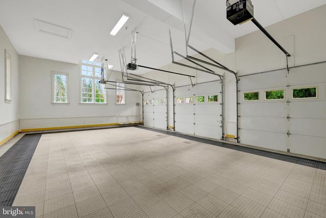 1204 HUNTERS GROVE CT, Mclean, VA 22102