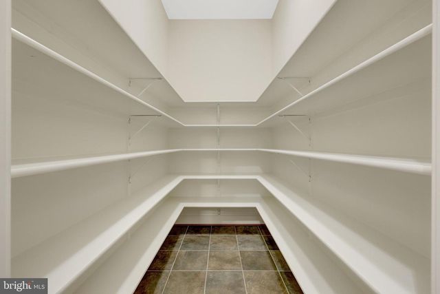 1204 HUNTERS GROVE CT, Mclean, VA 22102