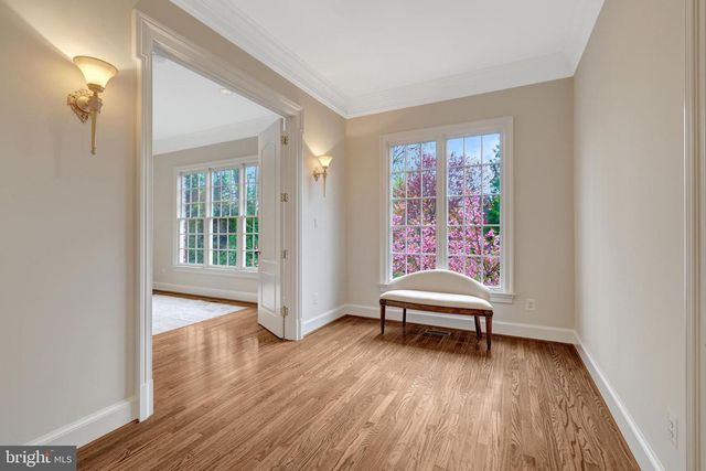 1204 HUNTERS GROVE CT, Mclean, VA 22102