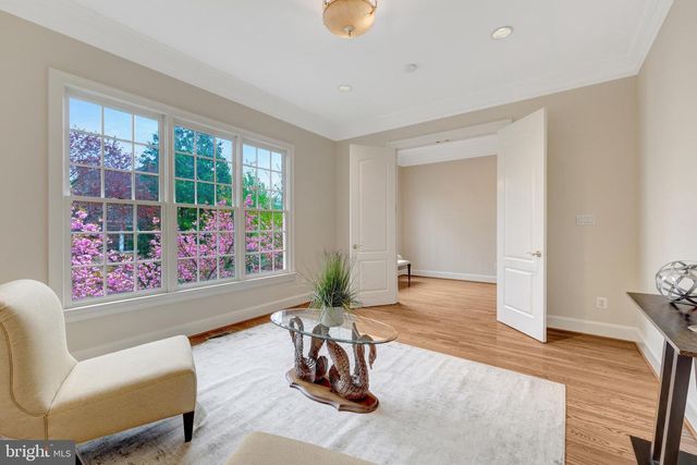 1204 HUNTERS GROVE CT, Mclean, VA 22102