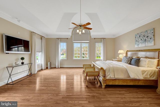 1204 HUNTERS GROVE CT, Mclean, VA 22102