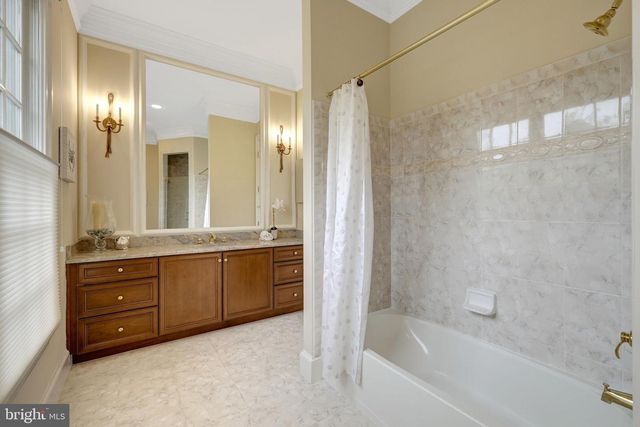 1204 HUNTERS GROVE CT, Mclean, VA 22102