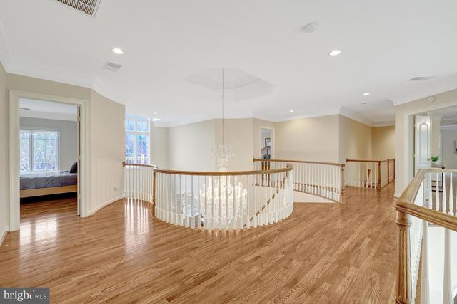 1204 HUNTERS GROVE CT, Mclean, VA 22102