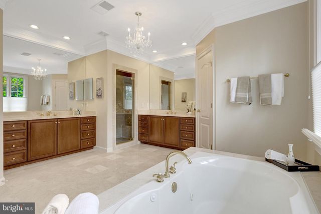 1204 HUNTERS GROVE CT, Mclean, VA 22102