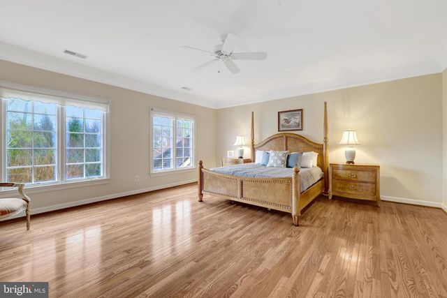 1204 HUNTERS GROVE CT, Mclean, VA 22102