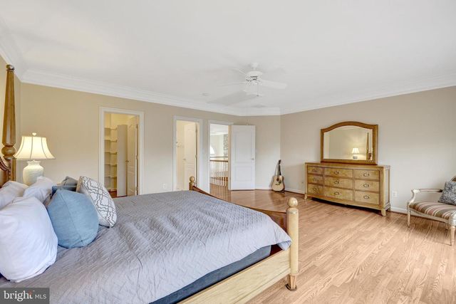 1204 HUNTERS GROVE CT, Mclean, VA 22102