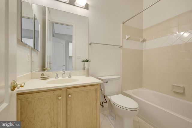 1204 HUNTERS GROVE CT, Mclean, VA 22102