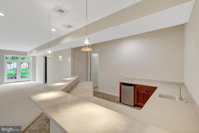 1204 HUNTERS GROVE CT, Mclean, VA 22102