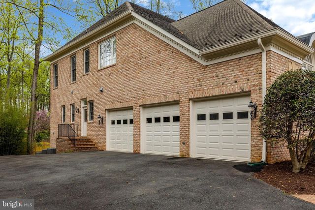 1204 HUNTERS GROVE CT, Mclean, VA 22102