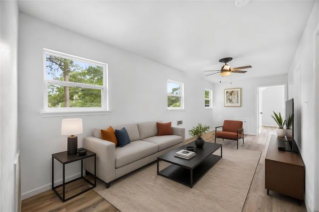 203 Wedgewood Court, Oak Ridge North, TX 77386