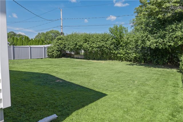 22 Morningstar Drive, Gates, NY 14606