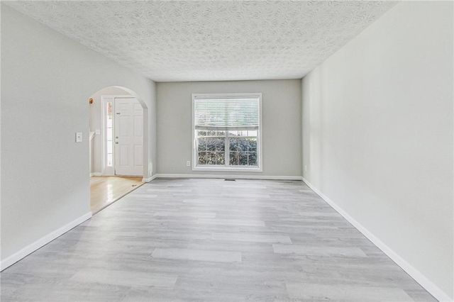 326 Canterbury Place Drive, Suwanee, GA 30024