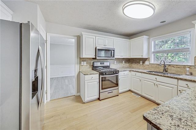 326 Canterbury Place Drive, Suwanee, GA 30024