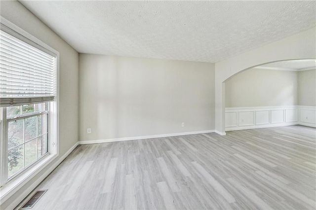 326 Canterbury Place Drive, Suwanee, GA 30024