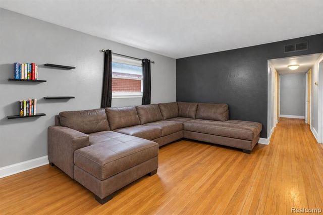 1334 Wilson Avenue, Lincoln Park, MI 48146