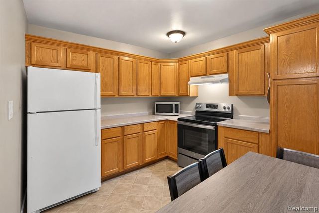 1334 Wilson Avenue, Lincoln Park, MI 48146