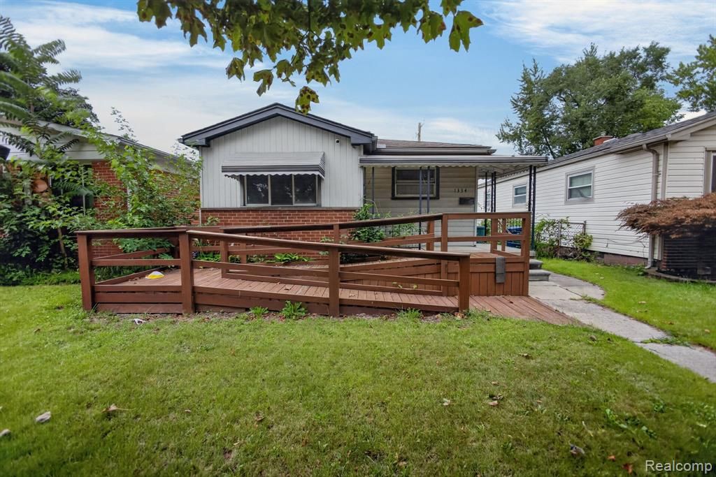 1334 Wilson Avenue, Lincoln Park, MI 48146