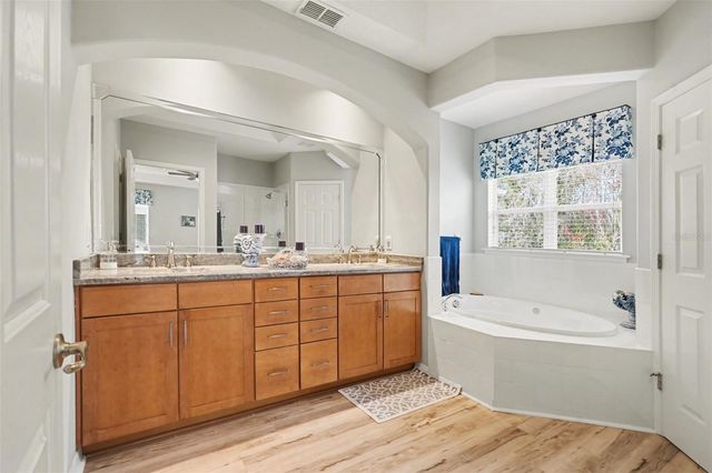 11201 GREEN PARK CIRCLE, Tampa, FL 33626