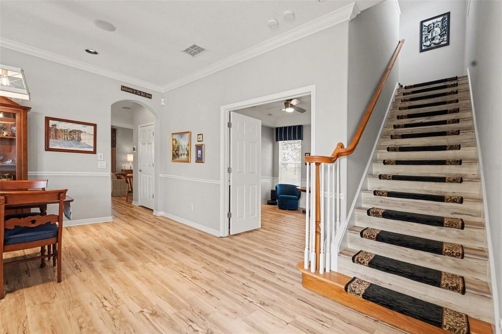 Image 16 of property listing at 11201 GREEN PARK CIRCLE, Tampa, FL 33626