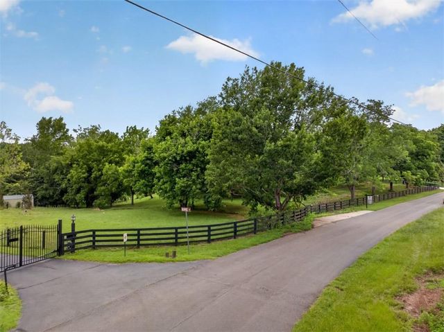 5602 Burke Lane, Gainesville, GA 30506